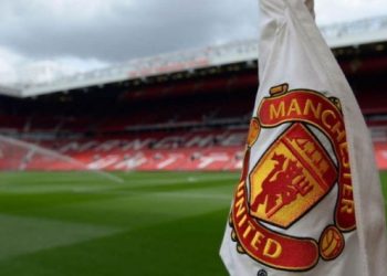 Avrupa Süper Ligi protestosu: Manchesterlılar ABD bayrağı yaktı