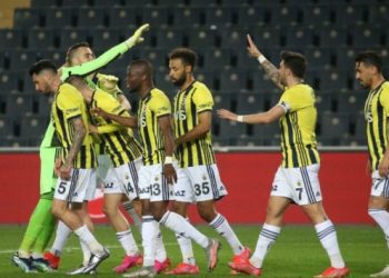 Fenerbahçe şampiyonluk yarışına ‘devam’ dedi!