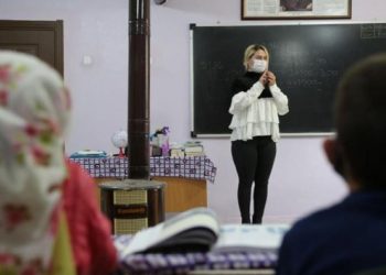 Mahkemeden öğretmenler için ek ders kararı: Pandemi nedeniyle kesilemez