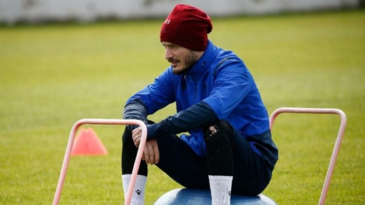 Kadro dışı kalan Abdülkadir Parmak özür diledi