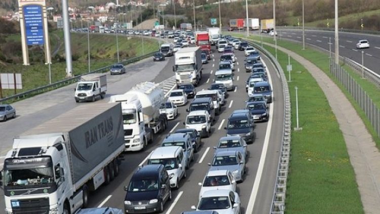 Bolu Dağı Tüneli’nden 2 günde 100 bin araç geçti