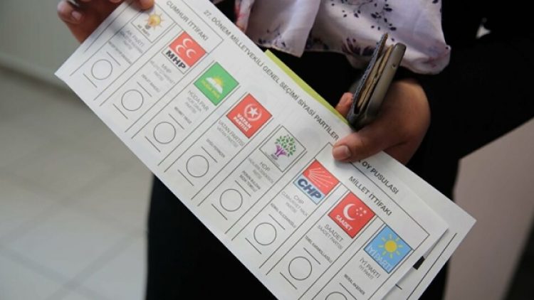 Son seçim anketi: Bu sonuç AKP tarihinde bir ilk