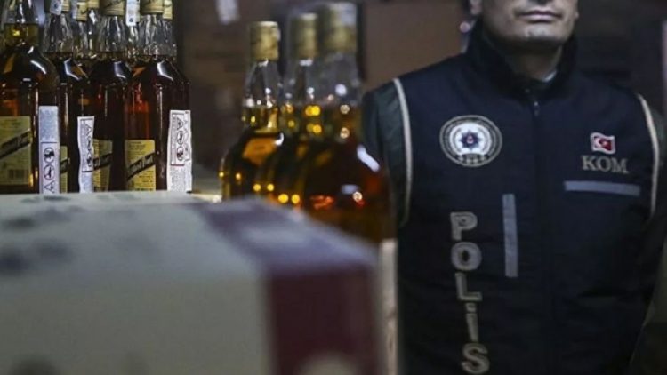 Alkol satışı yapan esnaf gözaltına alındı