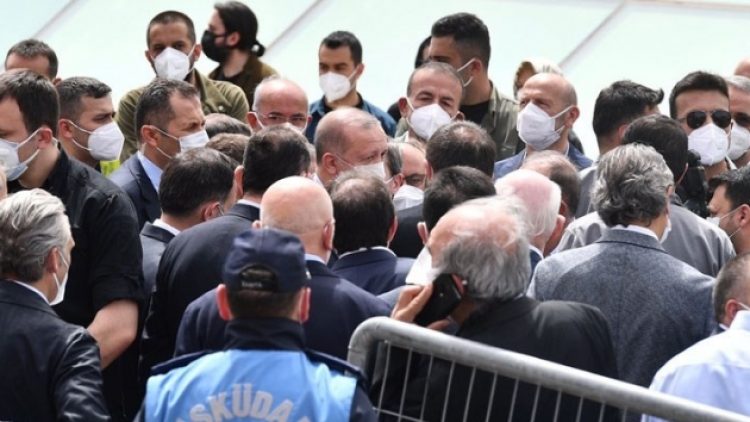 Erdoğan’ın katıldığı cenaze töreni için suç duyurusu!