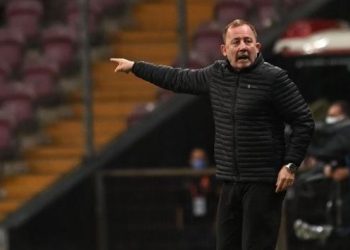 Sergen Yalçın: Hakem Superman galiba!