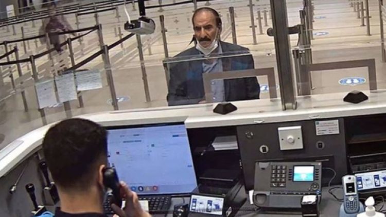 Sahte pasaportla 25. girişinde yakalandı