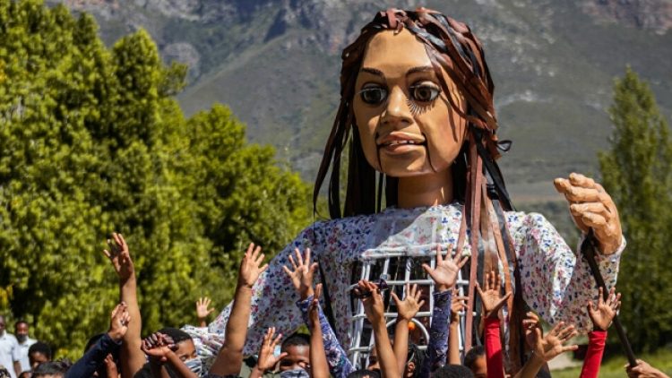 Suriyeli mülteci çocuğu temsil eden dev kukla, Gaziantep’ten Manchester’a yürütülecek