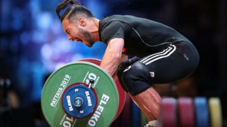 Halterde men paniği