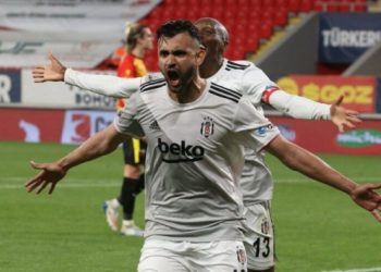 Şampiyonluk asisti motorlu kuryeden!
