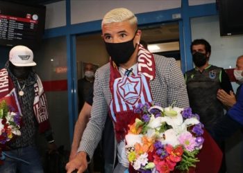 Trabzonspor, Gervinho ve Peres’i Trabzon’a getirdi