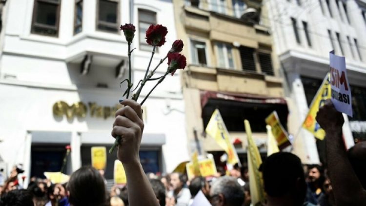 Taksim’de Gezi anması yasaklandı, metro seferleri durduruldu