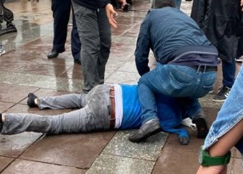 İşkence sürüyor: Veli Saçılık, olmayan kolunu uzatmadığı için tekmelendi