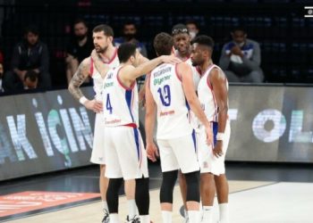 Final serisi ilk maçı! Anadolu Efes – Fenerbahçe Beko: 111-71