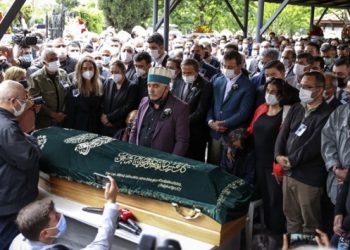 ‘Müziğin belleği’ Hasan Saltık son yolculuğuna uğurlandı
