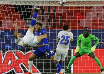 UEFA Şampiyonlar Ligi’nde sezonun en iyi golü Porto’dan Mehdi Taremi’nin röveşatası seçildi