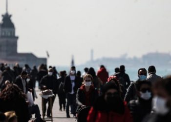 Kısıtlamasız ilk cumartesi İstanbulluları sokağa döktü