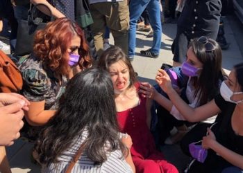 Ankara Adliyesi önünde açıklama yapmak isteyen kadınlara polis müdahalesi!