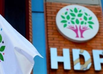HDP yöneticilerine ev baskınları: 12 kişi hakkında yakalama kararı çıkarıldı