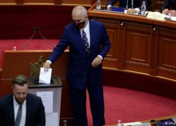 Arnavutluk Meclisi, Cumhurbaşkanı Meta’nın görevden alınmasına yönelik talebi onayladı
