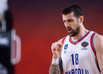 Adrien Moerman, Anadolu Efes’e veda etti