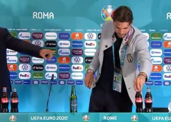 Ronaldo ve Pogba’nın ardından Locatelli de şişe kaldırdı