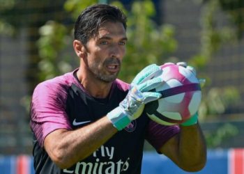 İtalyan kaleci Buffon Parma ile anlaştı