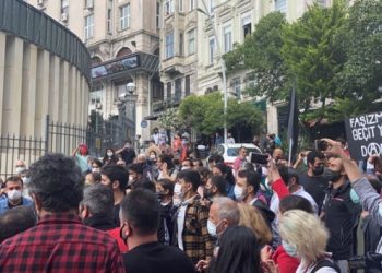 HDP İzmir il binasına yönelik saldırı Şişhane’de protesto ediliyor