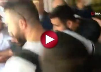 Katil polise ‘kimseye zarar vermedim’ dedi, olay yerinden kelepçesiz götürüldü