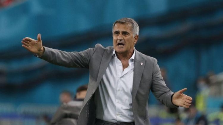 Şenol Güneş kariyerinde ilki yaşadı!