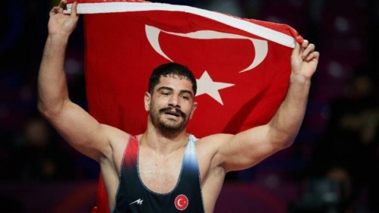 Taha Akgül: Kimsenin umurunda değil! Varsa yoksa futbol