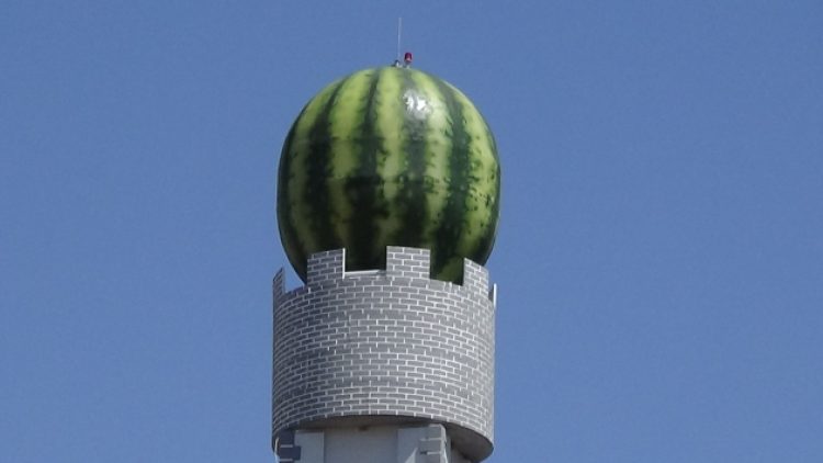 Diyarbakır’da baz istasyonu sur ve karpuz maketiyle kamufle edildi