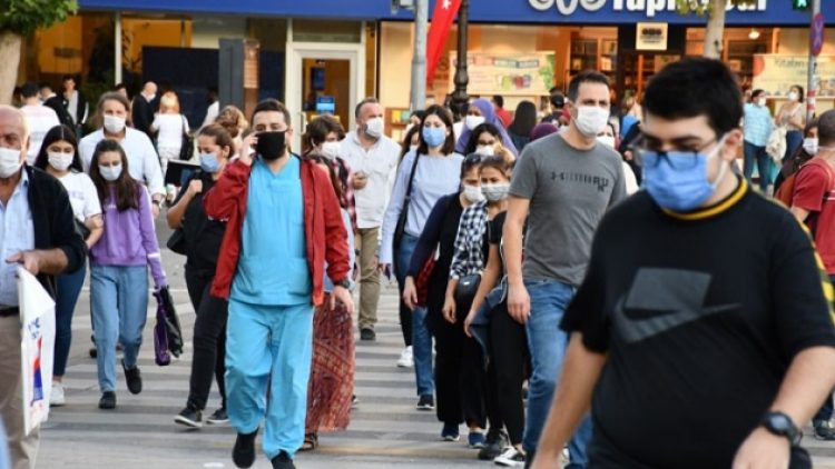 Bakan Koca, illere göre haftalık vaka sayısını açıkladı