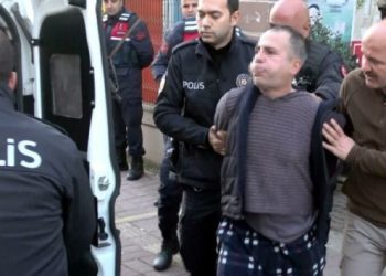‘Koronalıyım’ diyerek polise tüküren emekli astsubaya hapis ve para cezası