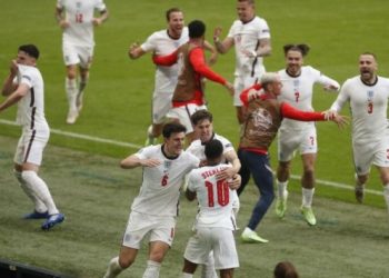 İngiltere, Almanya’yı evine yolladı