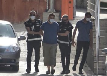 Peker videolarını yorumlayan gazeteci, ‘Erdoğan’a hakaret’ten gözaltına alındı