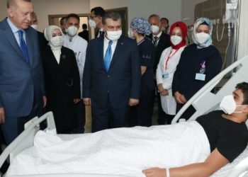 Kadın doğum hastanesindeki erkek hasta sosyal medyayı karıştırdı