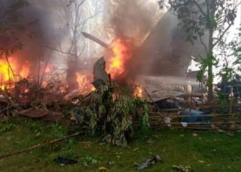 Filipinler’de 92 kişiyi taşıyan uçak düştü