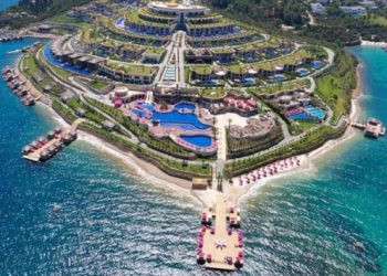 ‘Çökülen Paramount Otel’in yeni sahibi Kazım Albayrak’ iddiası