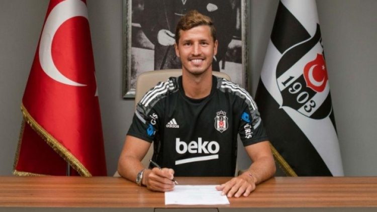 Salih Uçan resmen Beşiktaş’ta