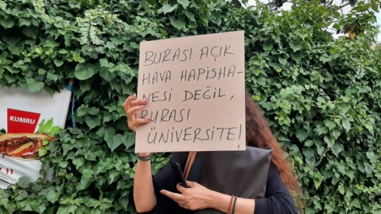 Boğaziçili öğrenci: 8 kişi tarafından tekmelenerek okulumdan çıkarıldım