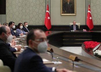 Kabine toplanıyor: Gündem, bayram tatili ve 3. doz aşı