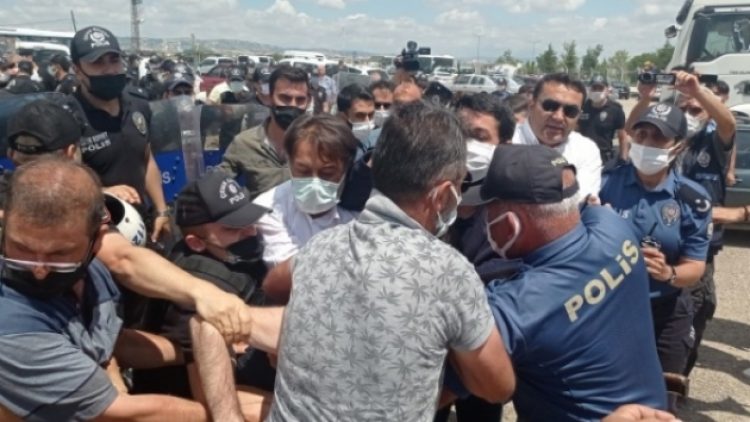 Salih Gergerlioğlu ve Melek Çetinkaya serbest bırakıldı