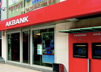 Sistem çöktü, Akbank müşterileri iki gündür mağdur