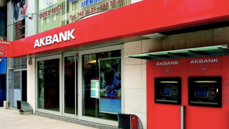 Sistem çöktü, Akbank müşterileri iki gündür mağdur
