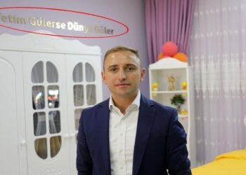 Çocukların odalarına ‘Yetim gülerse dünya güler’ yazısı koydular