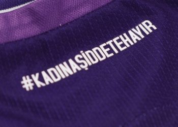 Samsunspor’dan kadına şiddete karşı mor forma