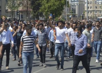 Tütün yasağını protesto eden 10 üretici tutuklandı