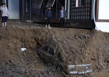 Rize’de dereler taştı, evleri su bastı: 1 ölü 3 kayıp