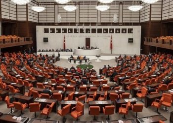 OHAL düzenlemelerinin uzatılmasını da içeren kanun teklifi yasalaştı