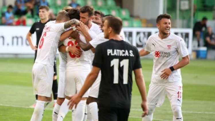 Sivasspor Petrocub’u deplasmanda yendi, avantajı kaptı